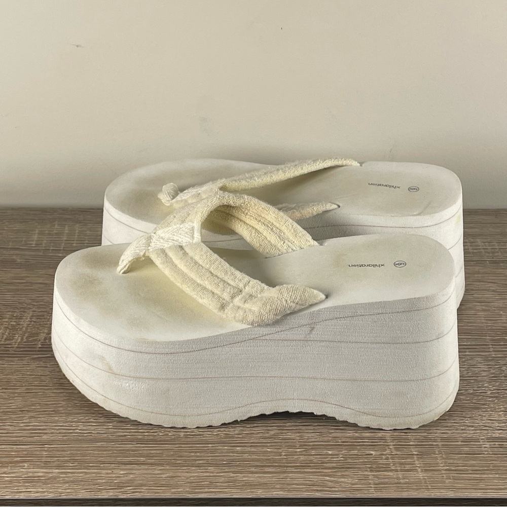 Y2K Xhilaration Platform Flip Flops Wedge Thong Sandals - Size 6 - Picture 3 of 5